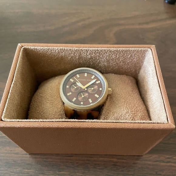 Michael Kors Acrylic Tortoiseshell Watch w/ Box - Picture 3 of 11